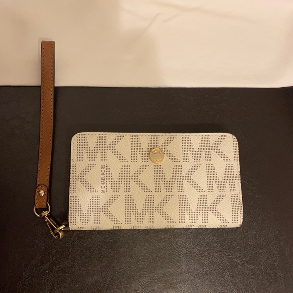 Michael Kors phone wristlet